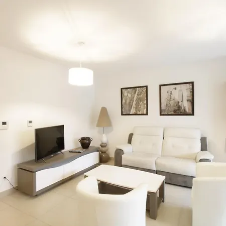 아파트 Comfortable T3 Just A Stone's Throw From The Lake!